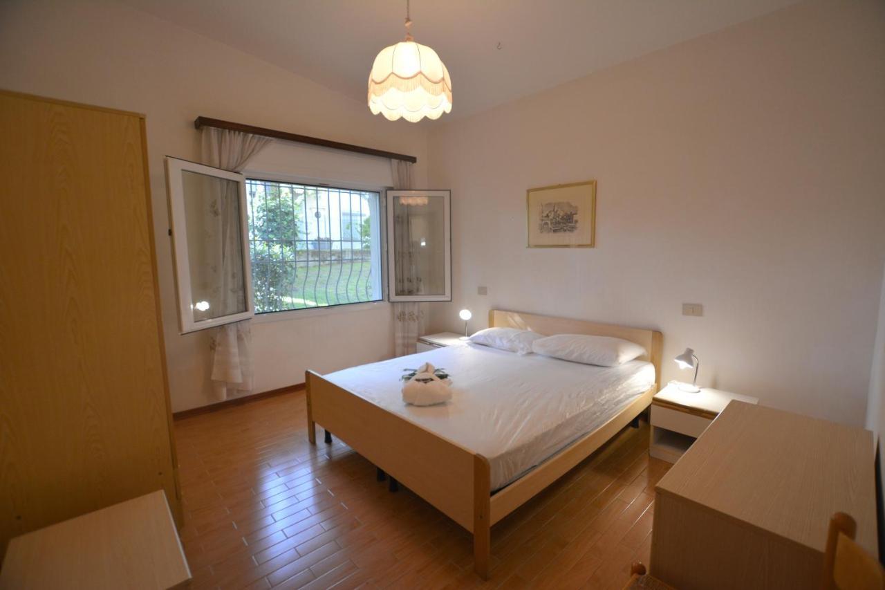 Villa A Lignano Con 2 Camere E Giardino Lignano Sabbiadoro Ngoại thất bức ảnh