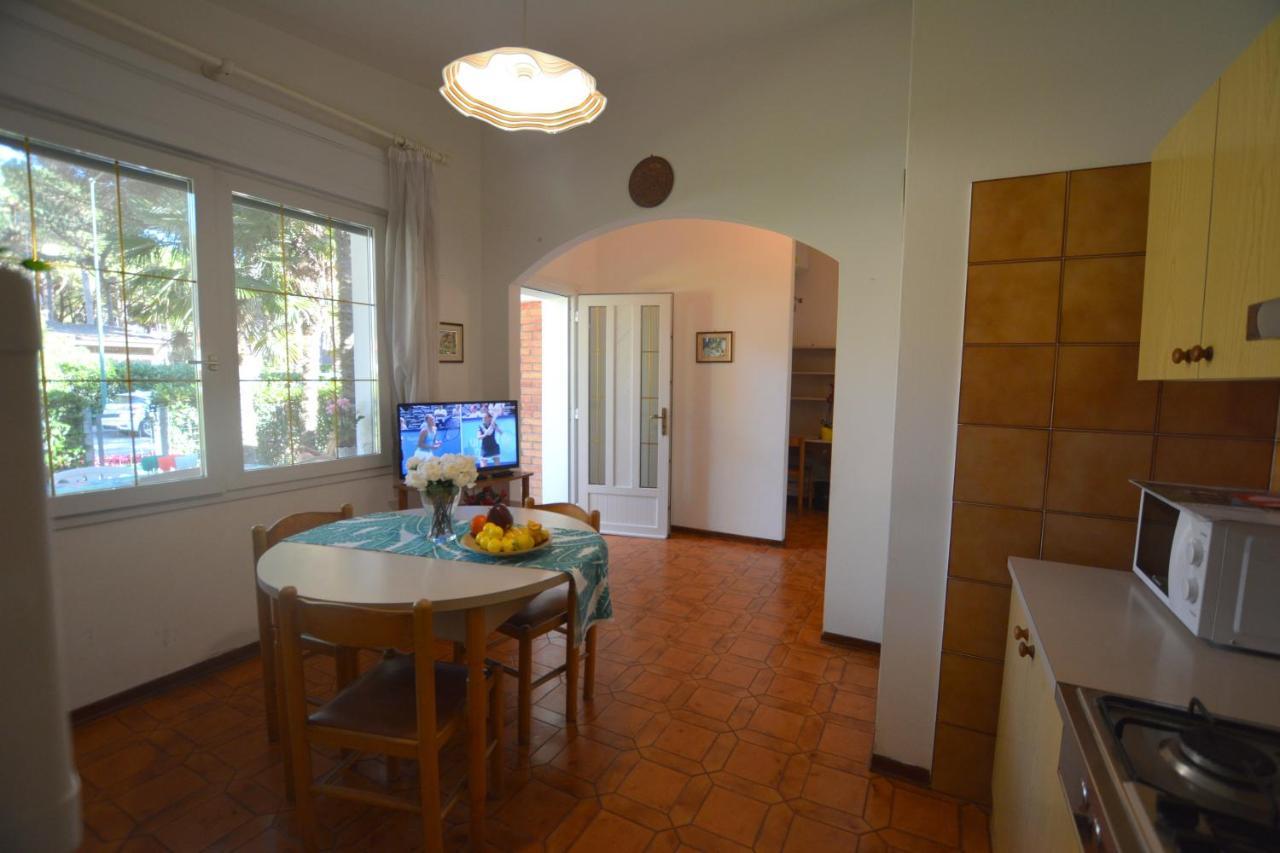 Villa A Lignano Con 2 Camere E Giardino Lignano Sabbiadoro Ngoại thất bức ảnh
