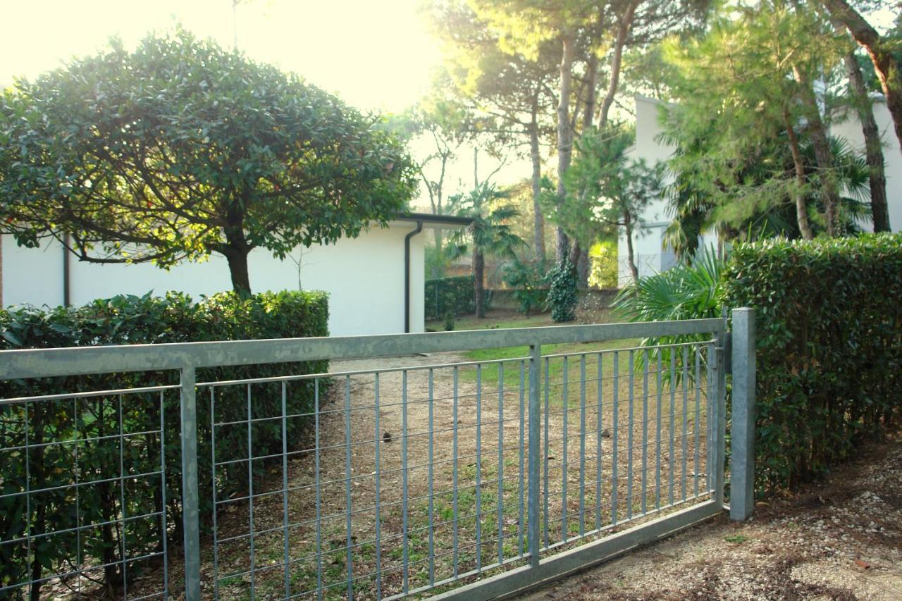 Villa A Lignano Con 2 Camere E Giardino Lignano Sabbiadoro Ngoại thất bức ảnh